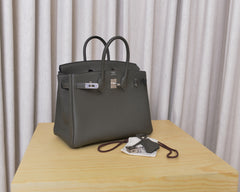 Hermès Birkin 25 C6 Vert de Gris金扣Togo Y stamp, 名牌, 手袋及銀包- Carousell