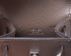 Charm Kelly doll Hermès Beige Leather ref.648729 - Joli Closet